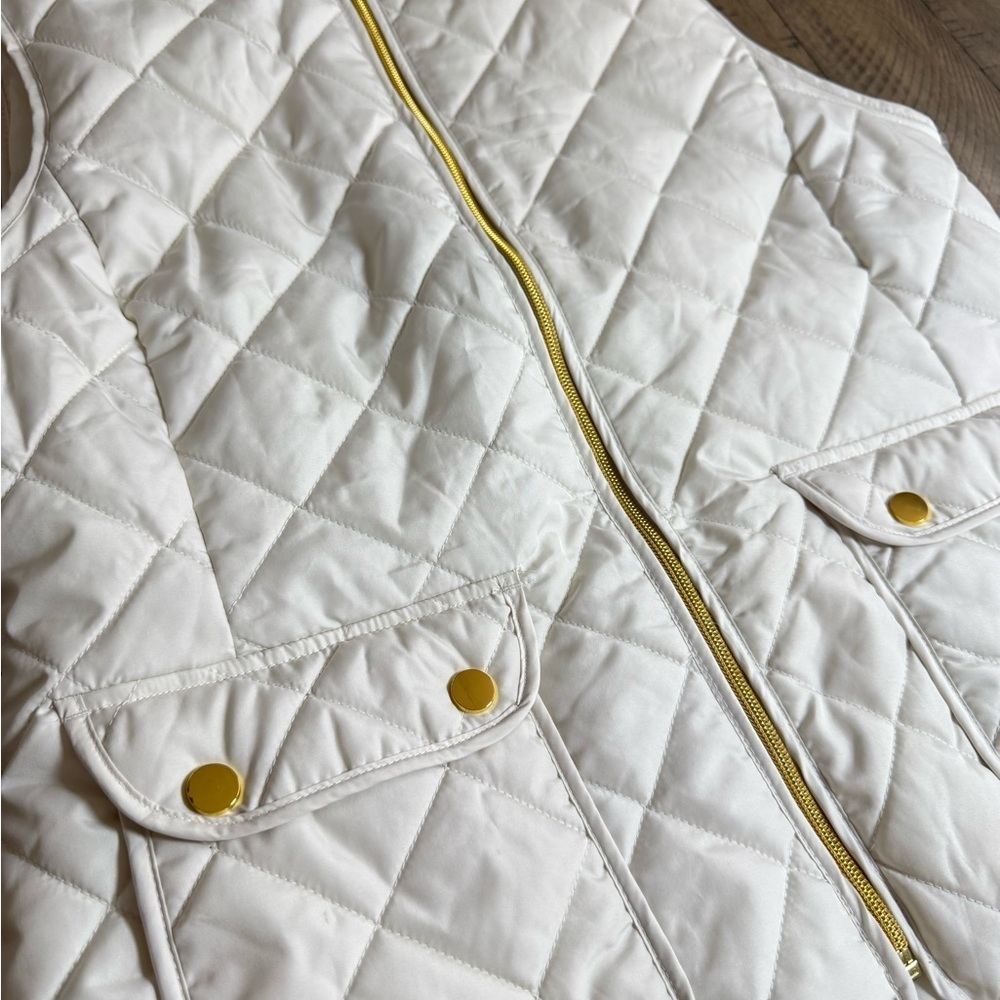 St. John's Bay Off-White Quilted Vest with Gold Zipper - Picture 4 of 7